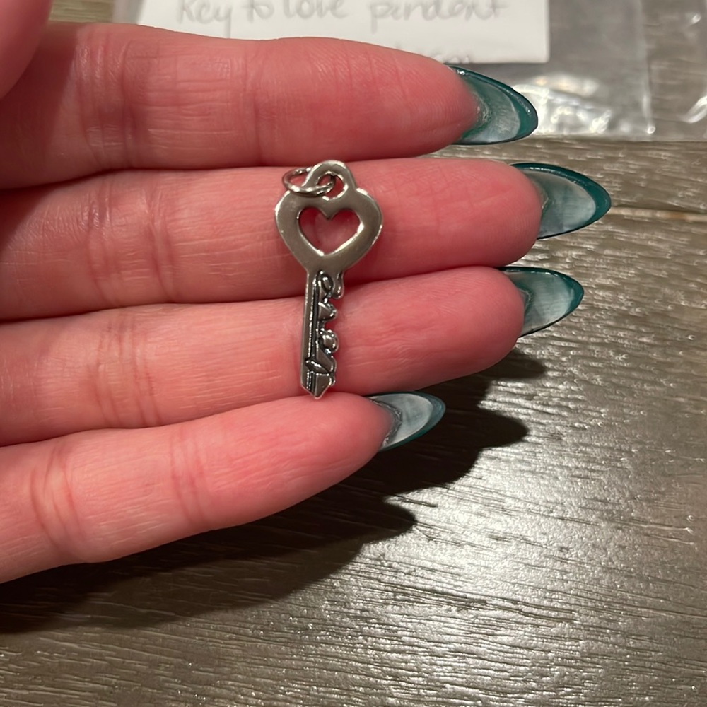 JAMES AVERY KEY TO LOVE CHARM